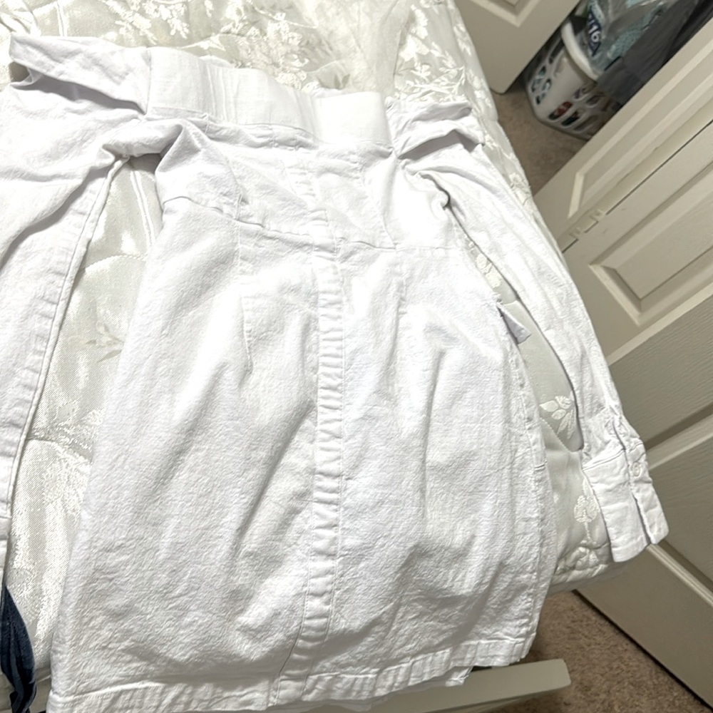 Hey guys , this dress is from white fox . Small